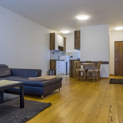 Langzeitmiete einer modernen 3-Zimmer-Wohnung, 72 m², Stadtteil Voždovac, Belgrad, Serbien